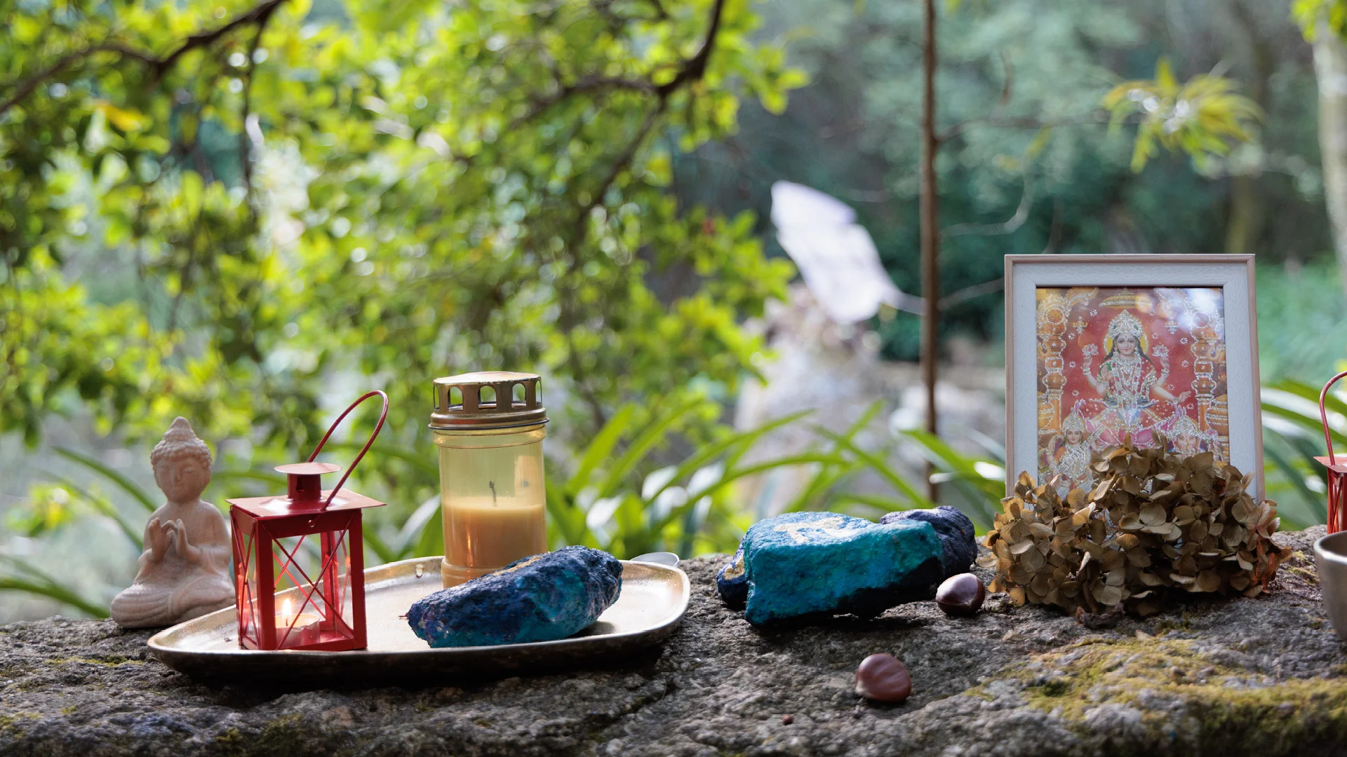 regenrating through an altar with incense