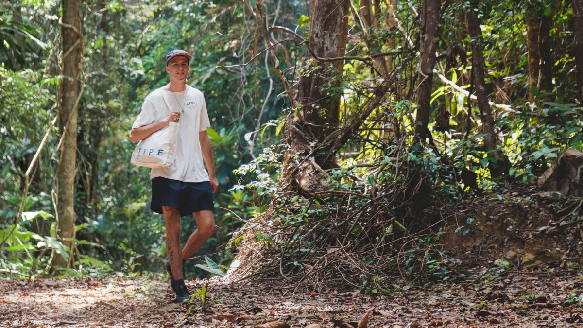 Hike in the jungle to clearwater bay with Virgile Beux