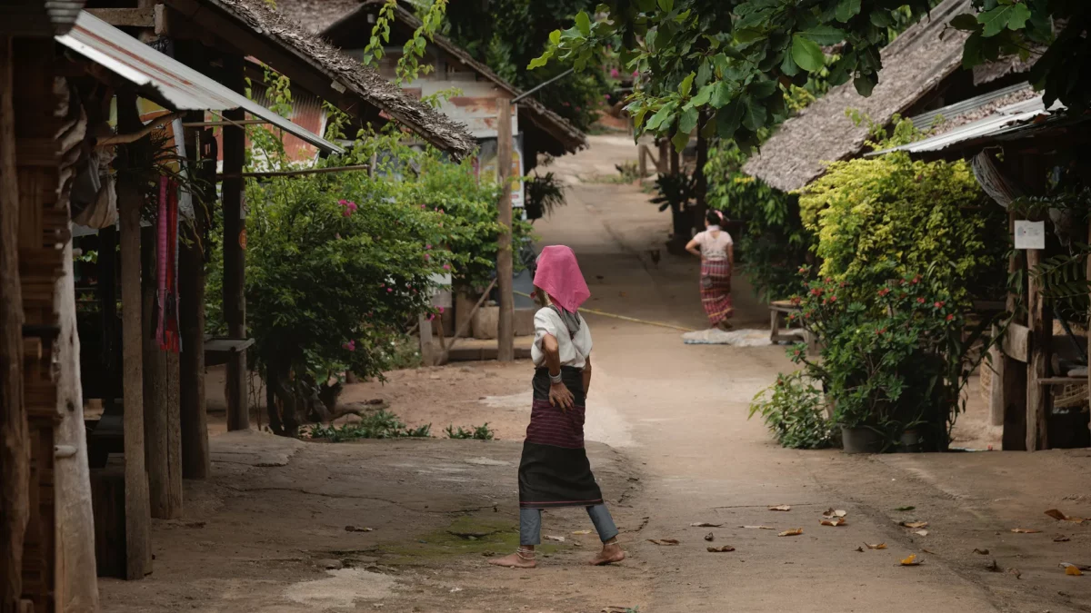 Kayan woman in the street of Huay Pu Keng, close to Mae Hong Son, Thailand