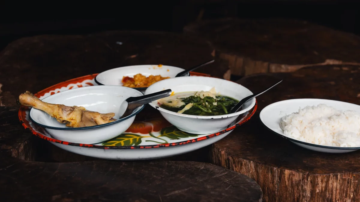 Traditional Burmese food Huay Pu Keng - Thailand