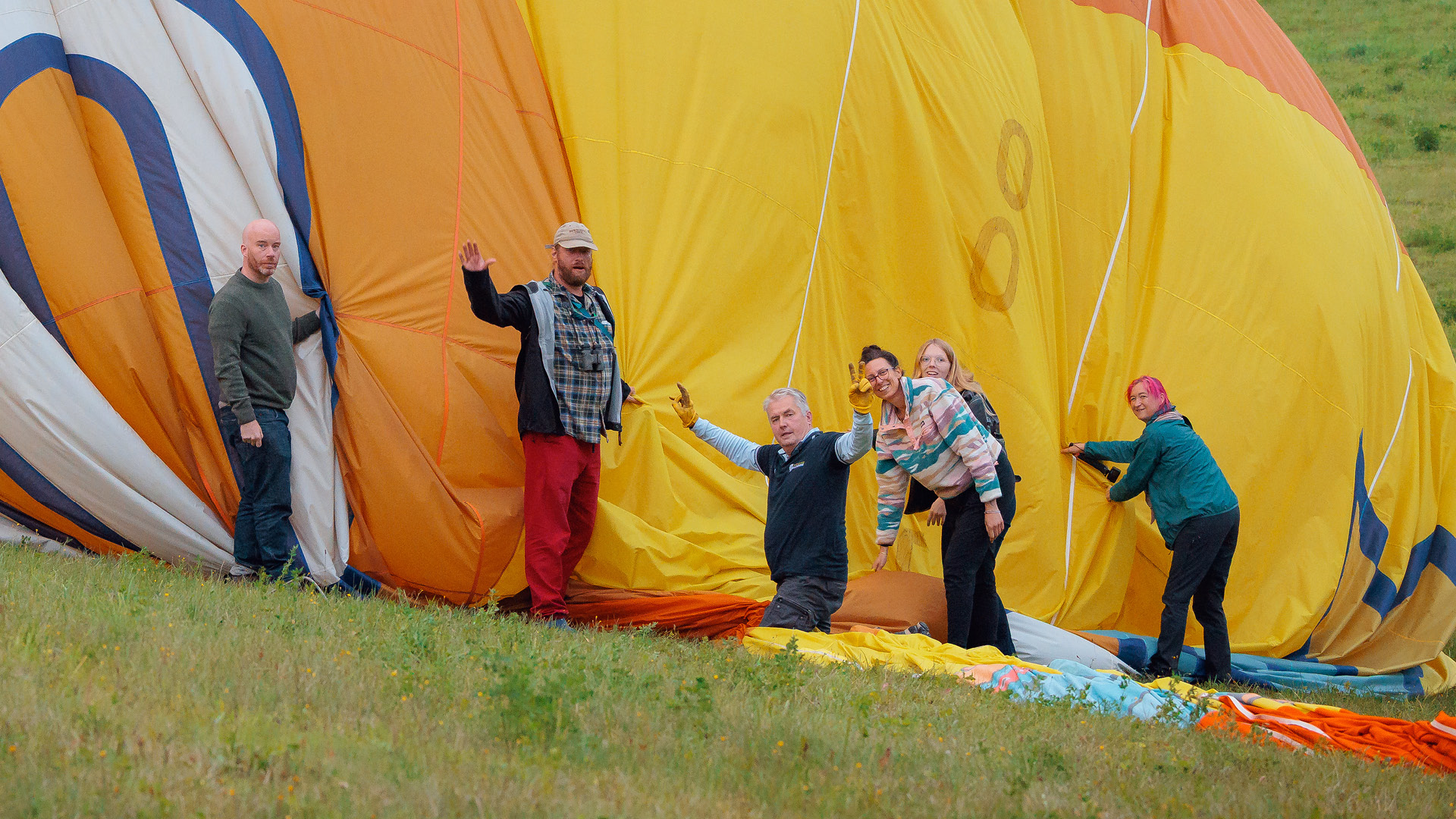totem expedition Łukasz Długowski with his press team and Dariusz Brzozowski